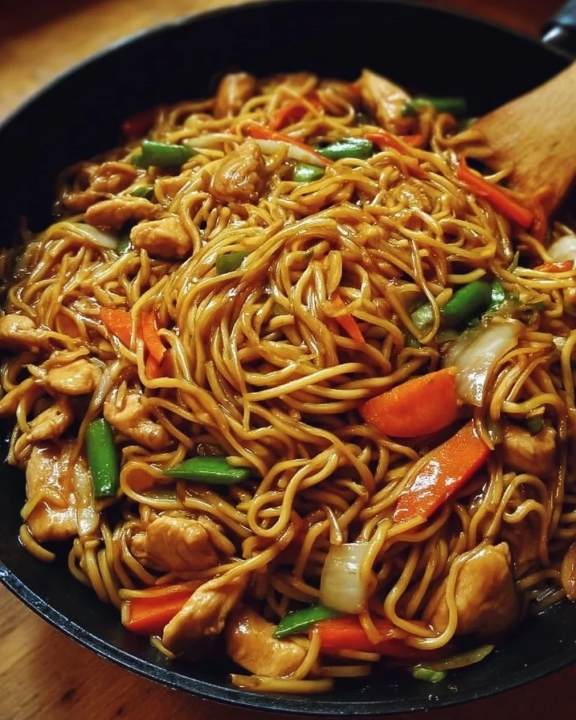 Delicious Chicken Lo Mein with vegetables and noodles in a bowl